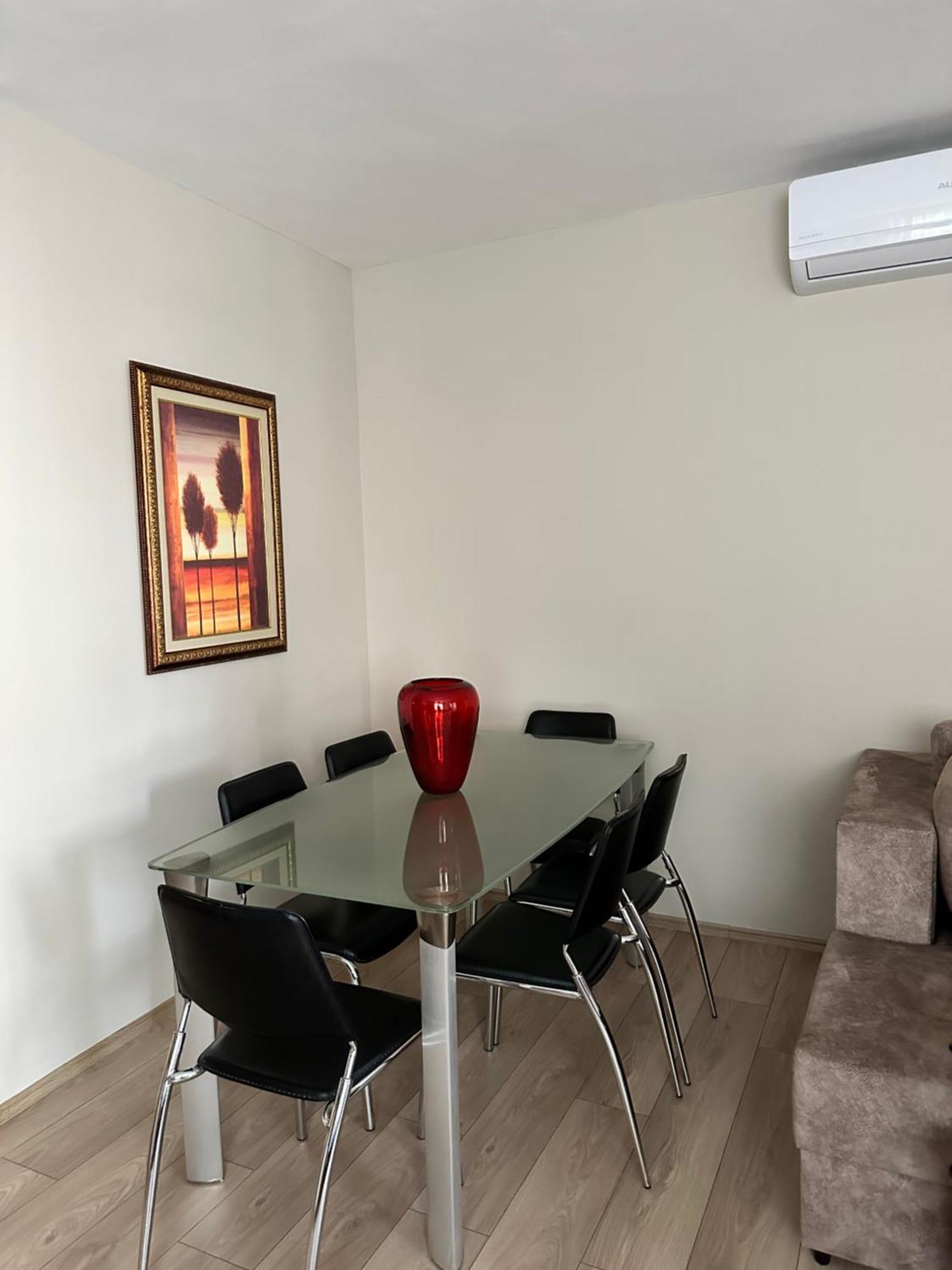 Home Away From Home Apartment Durrës Exterior foto